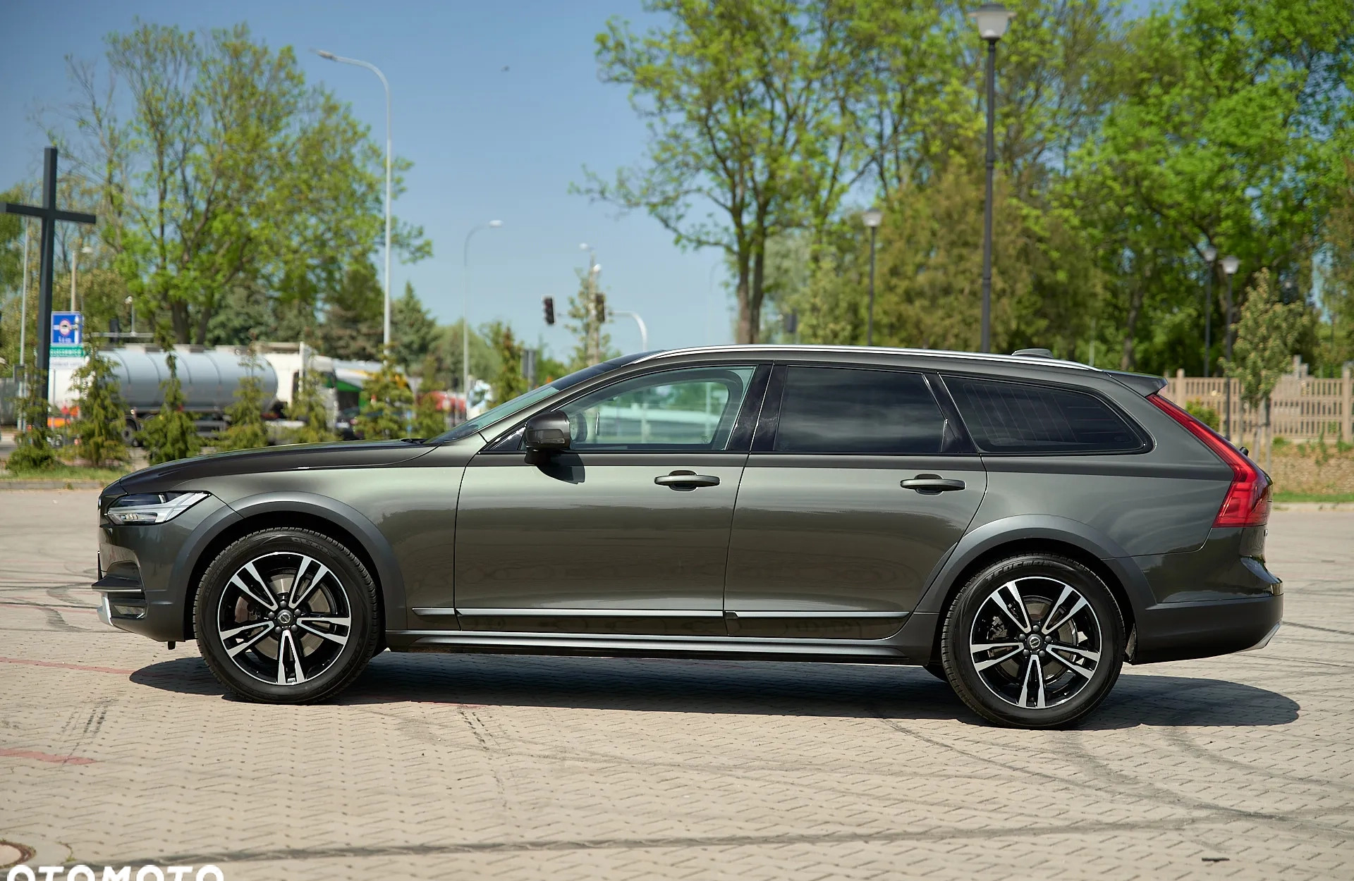 Volvo V90 Cross Country cena 118900 przebieg: 155000, rok produkcji 2017 z Płock małe 781